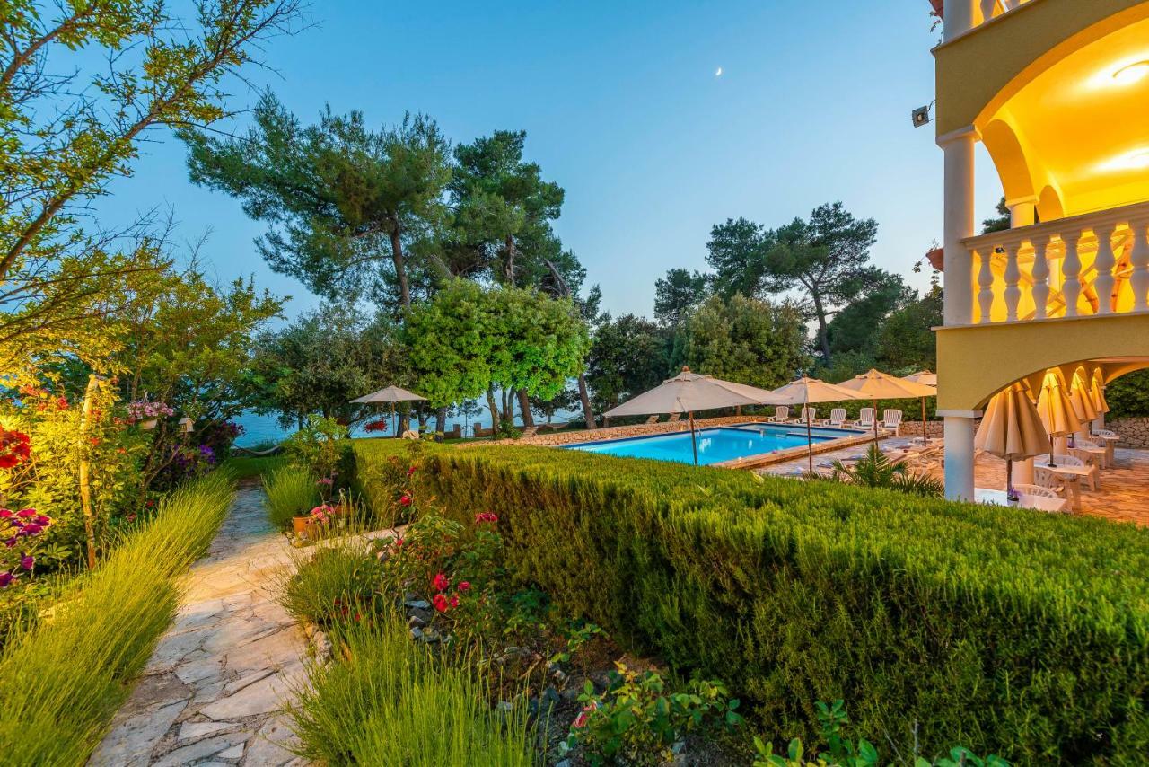 פטרצ'אנה Villa Nela מראה חיצוני תמונה